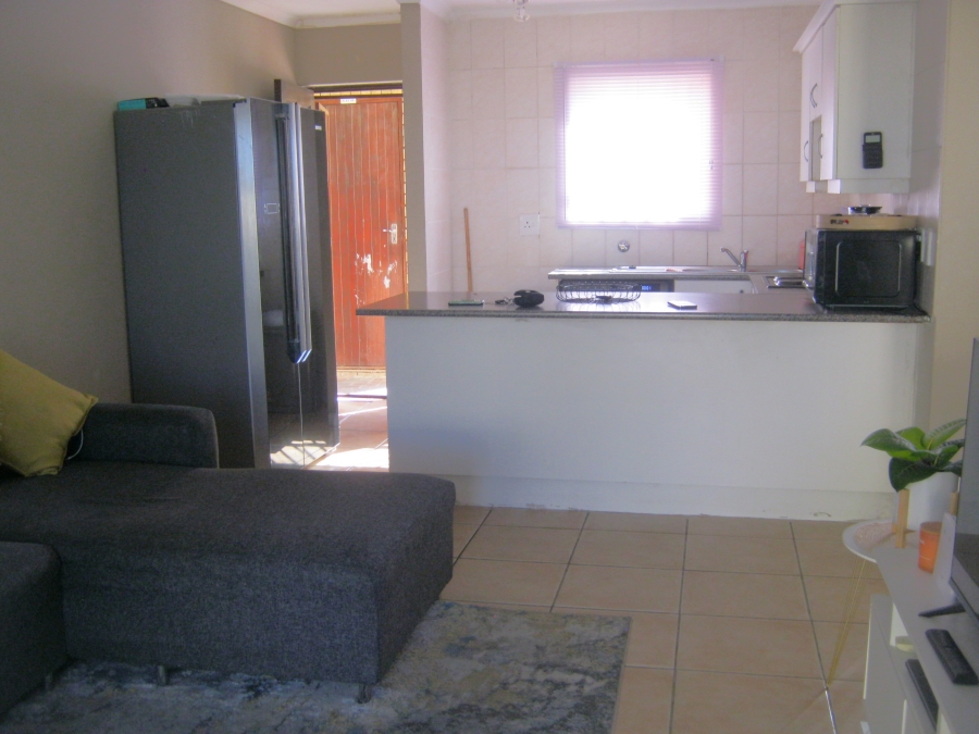 To Let 2 Bedroom Property for Rent in Guldenland Western Cape